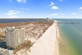 Royal Palms 606